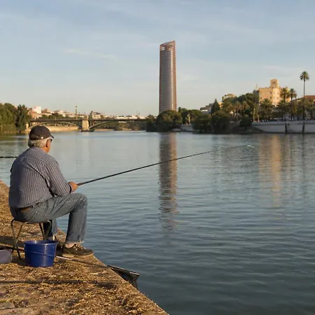 Alameda Escoberos, Dos Silenciosos